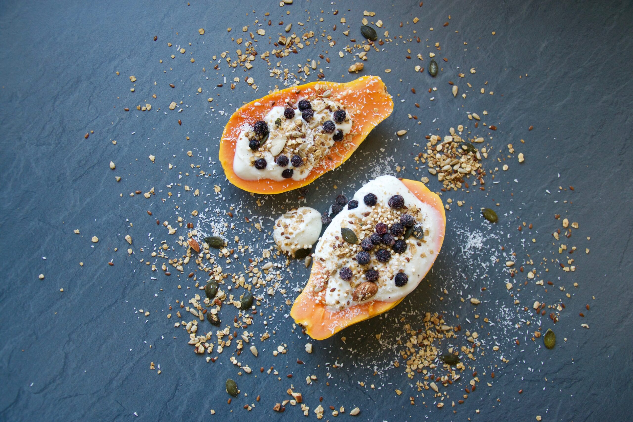 Papaya, Obst, Frühstück, Papaya fruit boats, Papaya, breakfast, lecker, gesund, abnehmen, einfach, Müsli, granola, breakfast