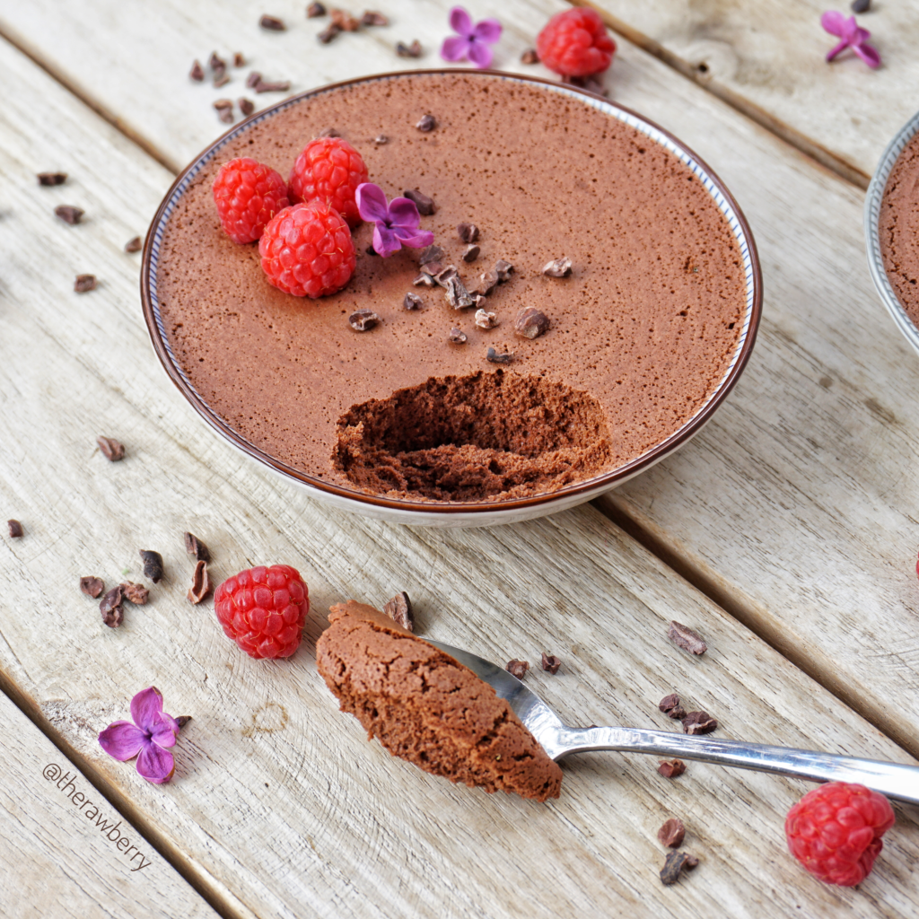 5 ingredient chocolate mousse / 5 Zutaten Schokoladen Mousse - vegan