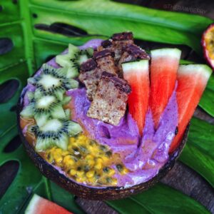 vegan, lecker, delicious, frooggies, bowl, Schüssel, healthy, gesund, acai, kiwi, fruchte, fruits, ohne Zucker, without sugar, food