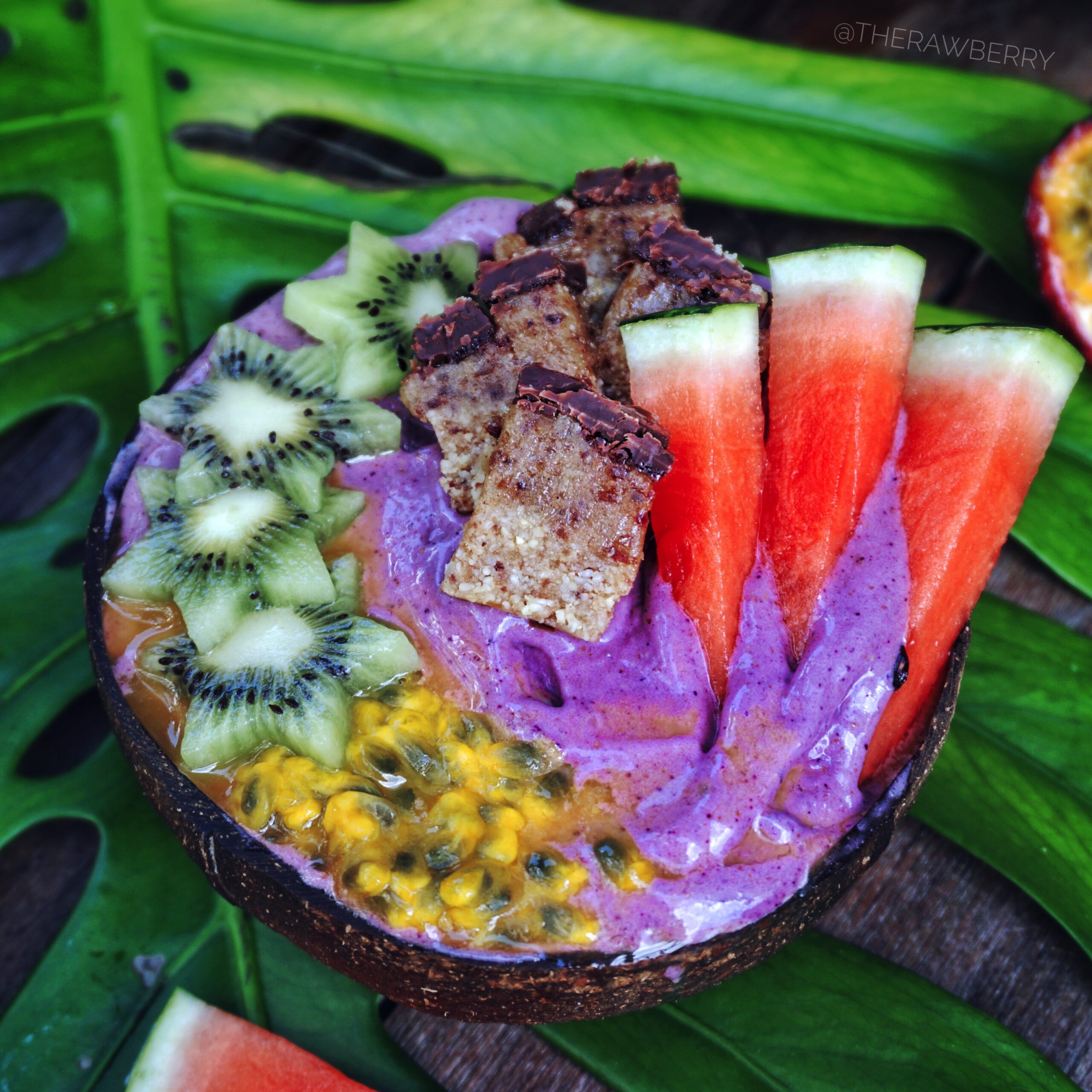 vegan, lecker, delicious, frooggies, bowl, Schüssel, healthy, gesund, acai, kiwi, fruchte, fruits, ohne Zucker, without sugar, food