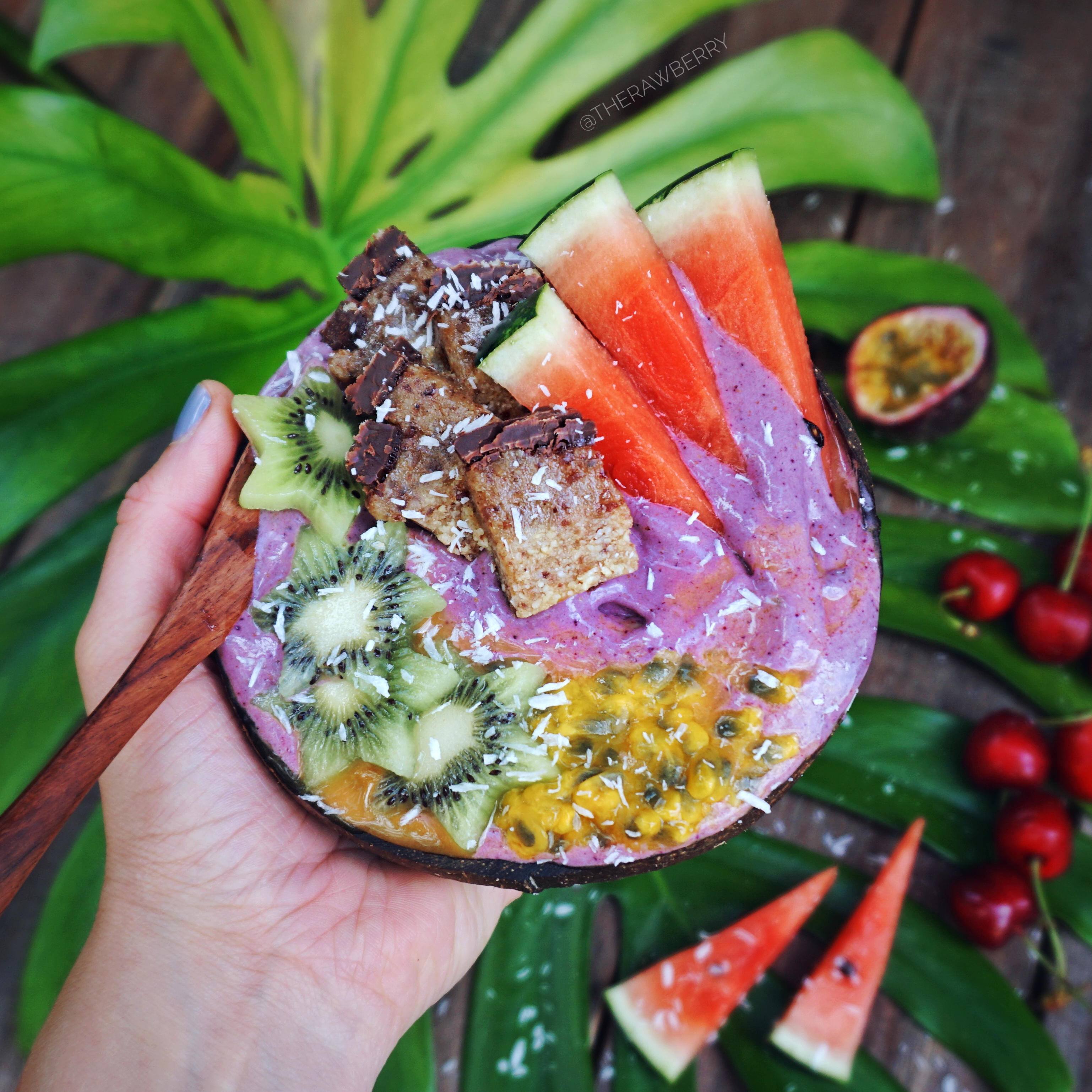 vegan, lecker, delicious, frooggies, bowl, Schüssel, healthy, gesund, acai, kiwi, fruchte, fruits, ohne Zucker, without sugar, food