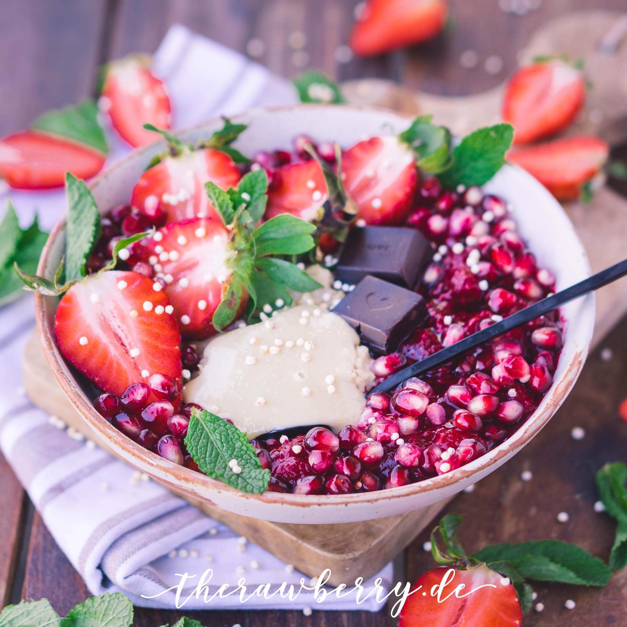 Porridge, Oatmeal, breakfast, vegan, delicious, healthy, easy, recipe, berries, compote, bowl, delicious, food, gluten-free, dairy free