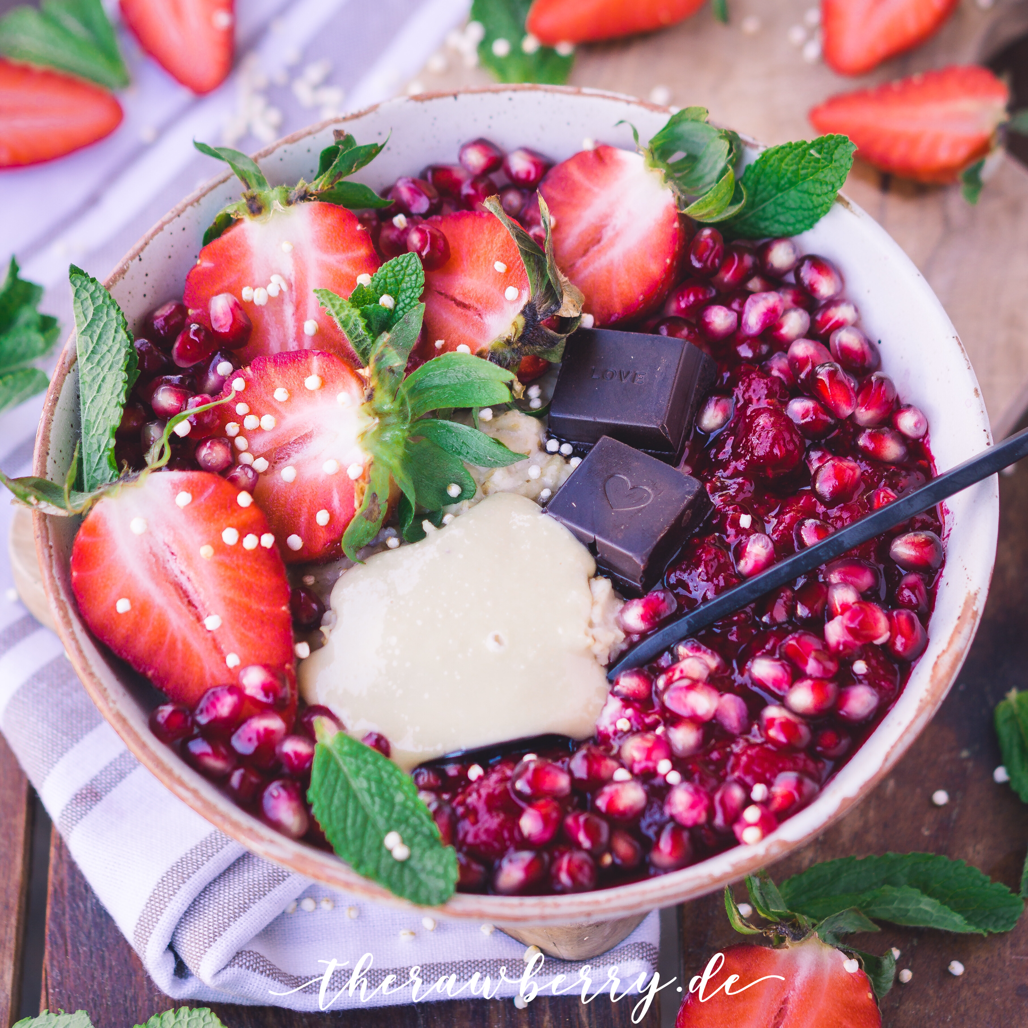 Porridge, Oatmeal, breakfast, vegan, delicious, healthy, easy, recipe, berries, compote, bowl, delicious, food, gluten-free, dairy free