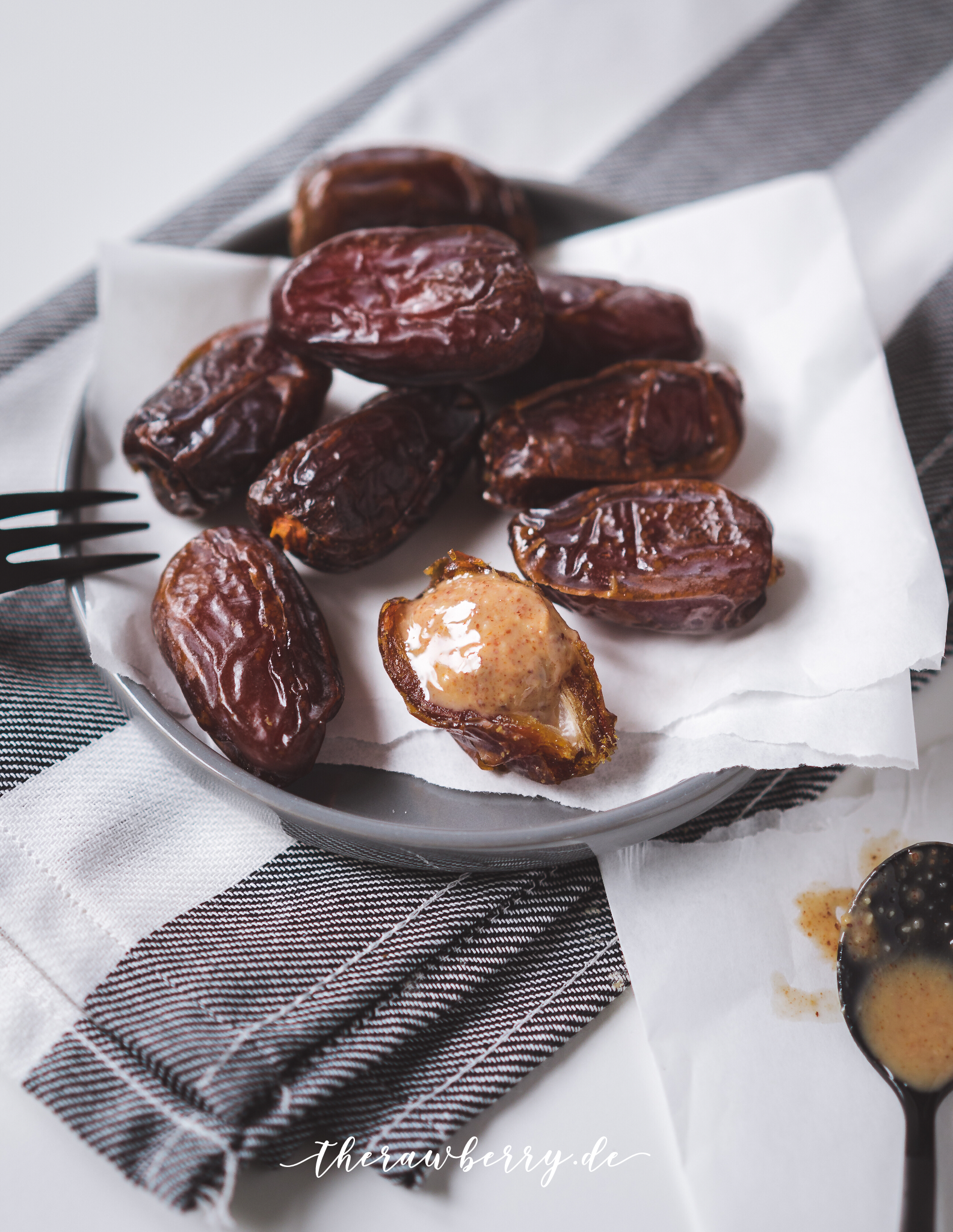 Keimling, Datteln, Nussmus, gesund, lecker, vegan, zuckerfrei