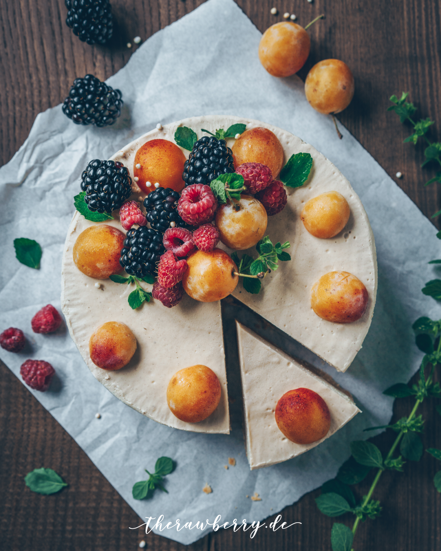 cake, raw, vegan, cheesecake, lemon, fall, autumn, delicious, clean eating, sugar free, no sugar, gluten-free, healthy, easy, raw cake, treat, dessert, food, recipe, dairy free, sugar free, orange, fruit, health, food, photographer, food styling, food stylist