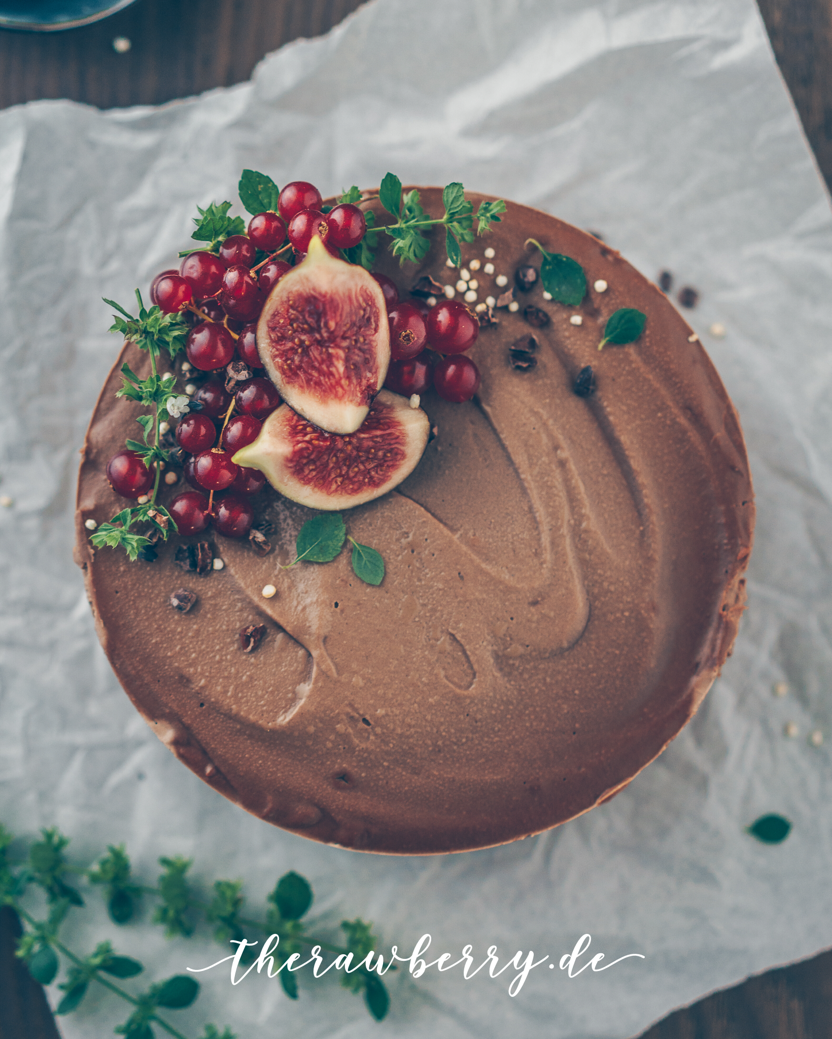 cake, chocolate, figs, berries, delicious, healthy, wholesome, vegan, easy, cashews, raw, cheesecake, food, dessert, snack, recipe