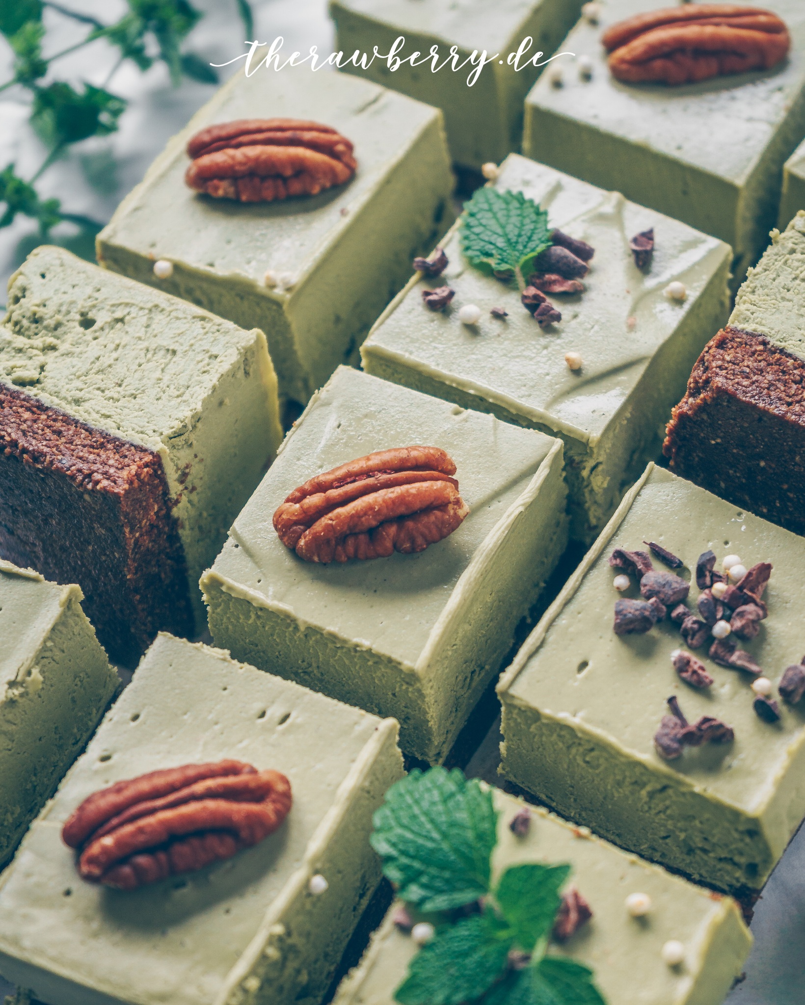 matcha, vegan, raw, glutenfree, roh, rohvegan, glutenfree, glutenfrei, lecker, delicious, healthy, diet, dessert, Nachtisch, grün, green, easy, einfach, wholesome, vollwertkost, Diät, köstlich, Rezept, reicpe