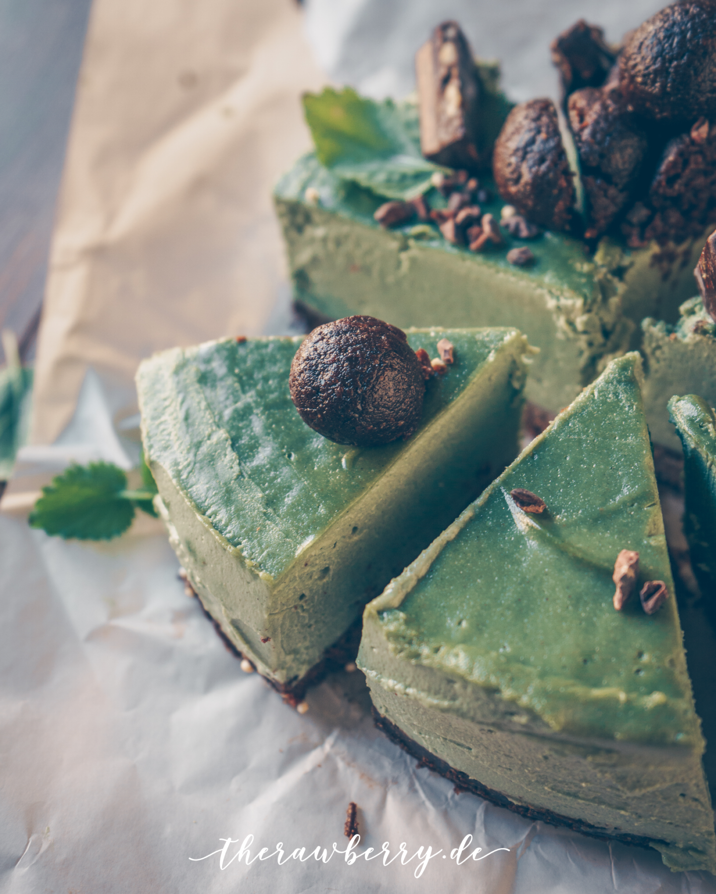 vegan, chocolate, peppermint, raw, cake, kuchen, lecker, delicious, glutenfree, gluten frei, sucker frei, Pfefferminze, chocolate, schokolade, food, essen, Nachtisch, dessert