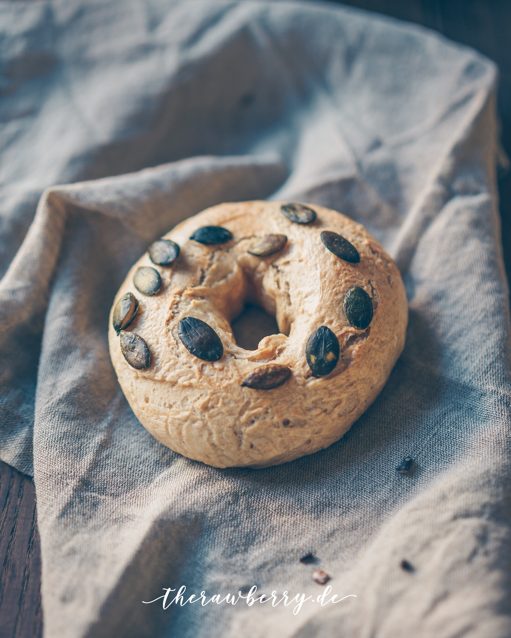 bagels, vegan, homemade, delicious, healthy, gesund, backen, baking, diet, wholefood, vegan backen, vegan baking, savory, dinner, lunch, snack, Abendessen, Mittagessen, sandwich, bagel sandwich, avocado, gesund, rezept, recipe, food, essen, einfach, simple