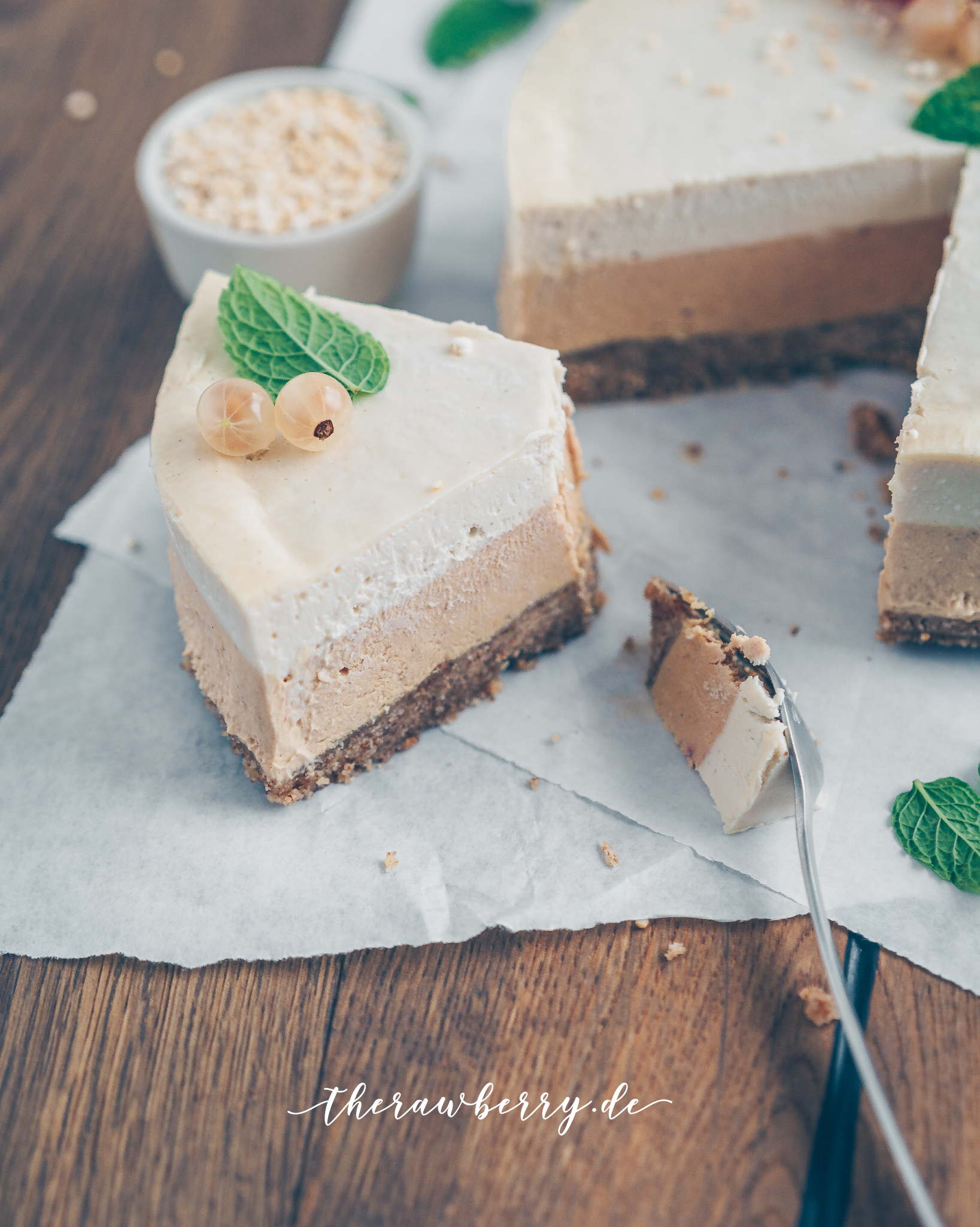 peaches, cream, therawberry, recipe, rezept, Pfirsich, kuchen, cake, delicious, lecker, rezept, recipe, gesund, healthy, glutenfrei, gluten-free, vegan, dessert, Nachtisch, food, essen, photography, Fotografie, Beeren, berries