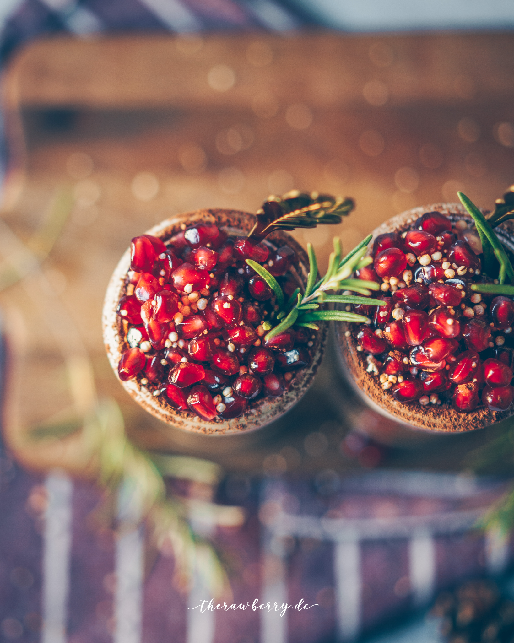 tiramisu, tiramisu, vegan, no dairy, ohne milch, laktosefrei, easy, einfach, simple, lecker, delicious, christmas, dessert, weihnachten, Nachtisch, glas, weck, pomegranate, Granatapfel, ein traum, fluffig, leicht, ohne Alkohol, alcohol free, without alcohol, for kids, für kinder, fool proof, beautiful food, food, essen,. therawberry, food photography, fotografie