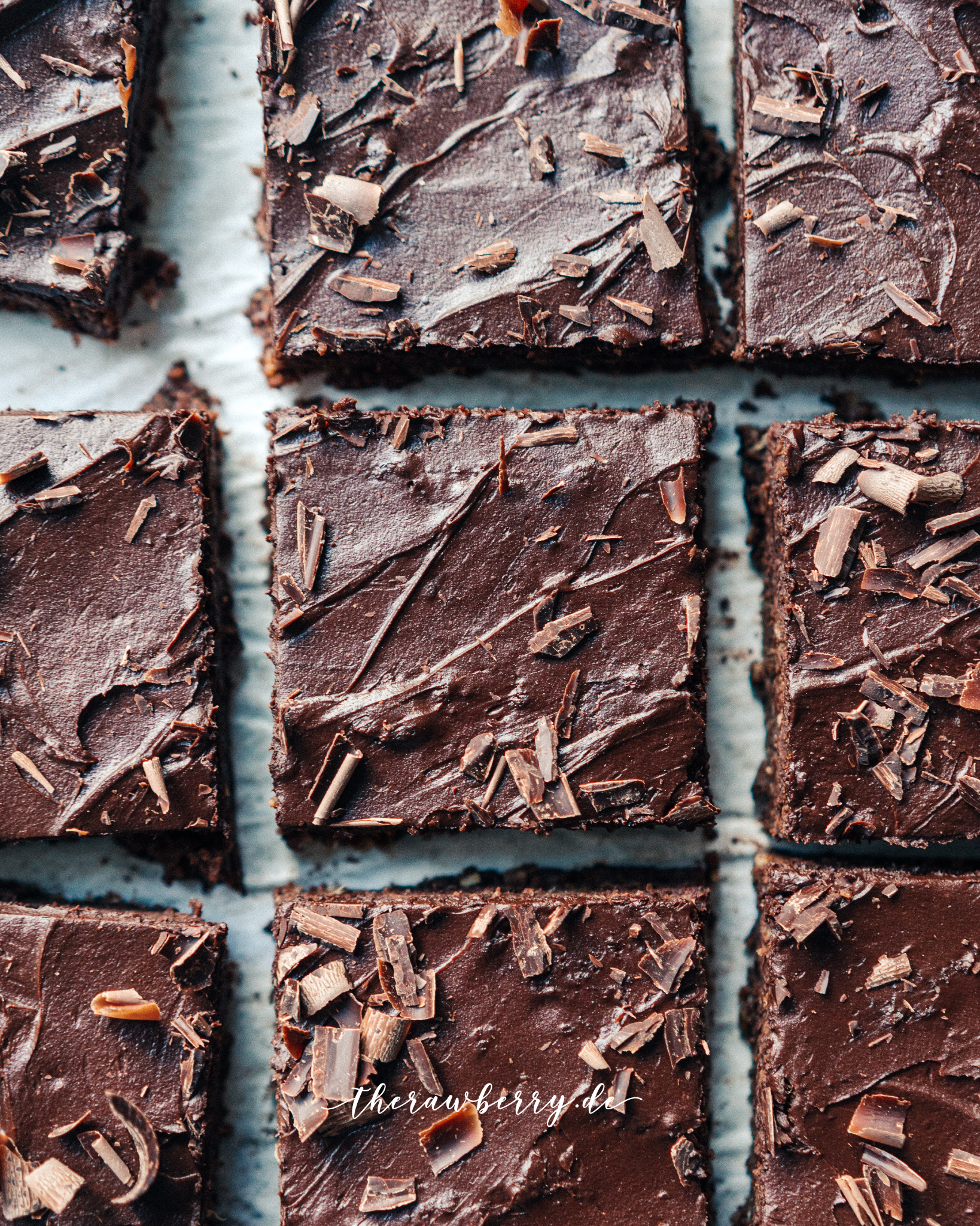 chickpea, chickpeas, high protein, proteinreich, Kichererbsen, fit, easy, einfach, simple, simple, vegan, delicious, healthy, gesund, dairy free, laktorse frei, gluten frei, glutenfree, therawberry, food, dessert, Nachtisch, lecker, quick, chocolate, schokolade, food photography, fotografie, Marie Dorfschmidt, brownies, brownie, rezept, recipe, whole foods, Vollwertkost, sugar free, zuckerfrei, diät, diet