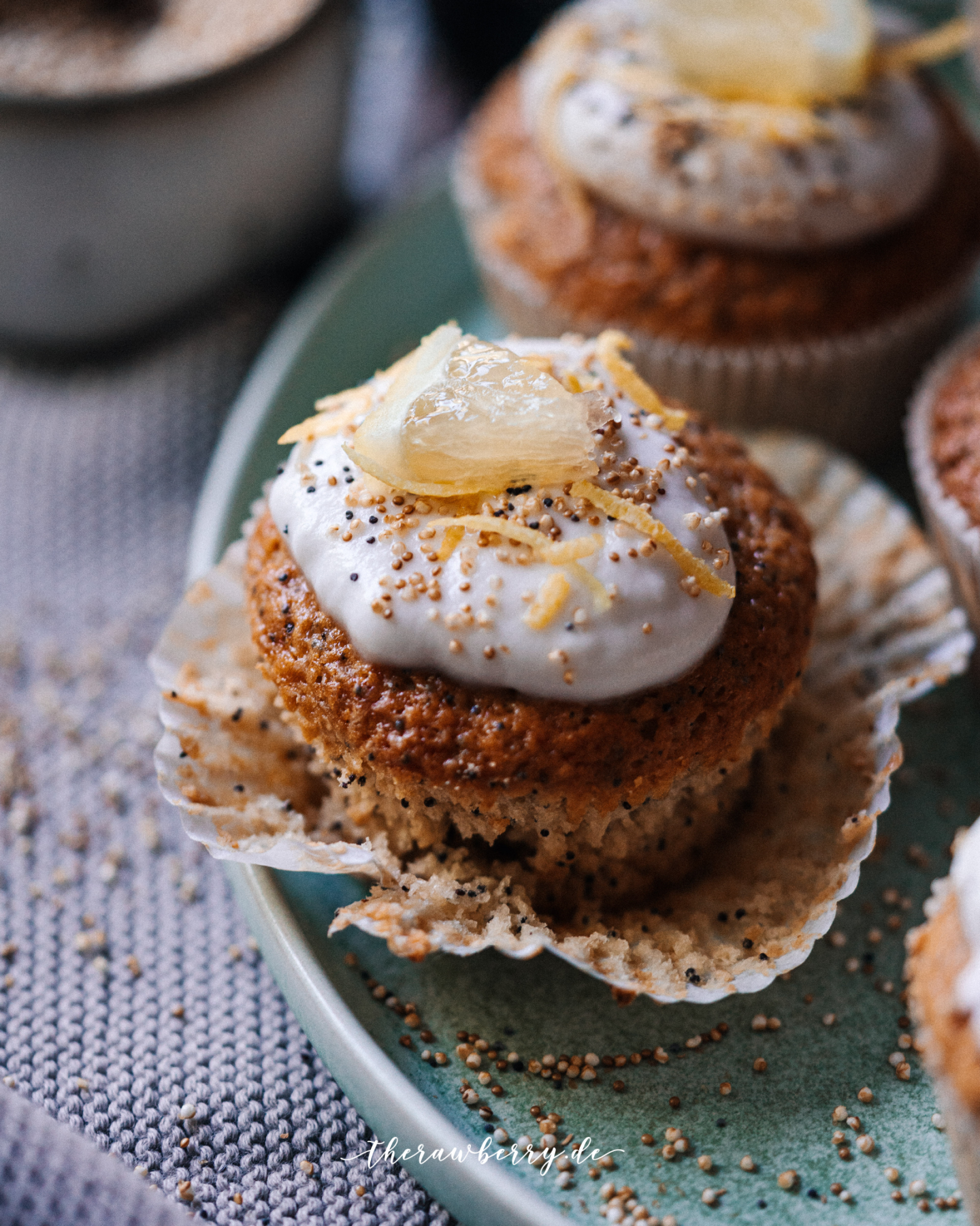 vegan, lemon, zitrone, buttermilk, buttermilch, gesund, healthy, delicious, einfach, simple, cupcakes, sweets, dessert, nachtisch, kokosjoghurt, coconut yoghurt, therawberry, diary free, laktosefrei, backen, baking, food, essen, photography, fotografie, marie dorfschmidt, whole foods, diet, diät, vollwertkost