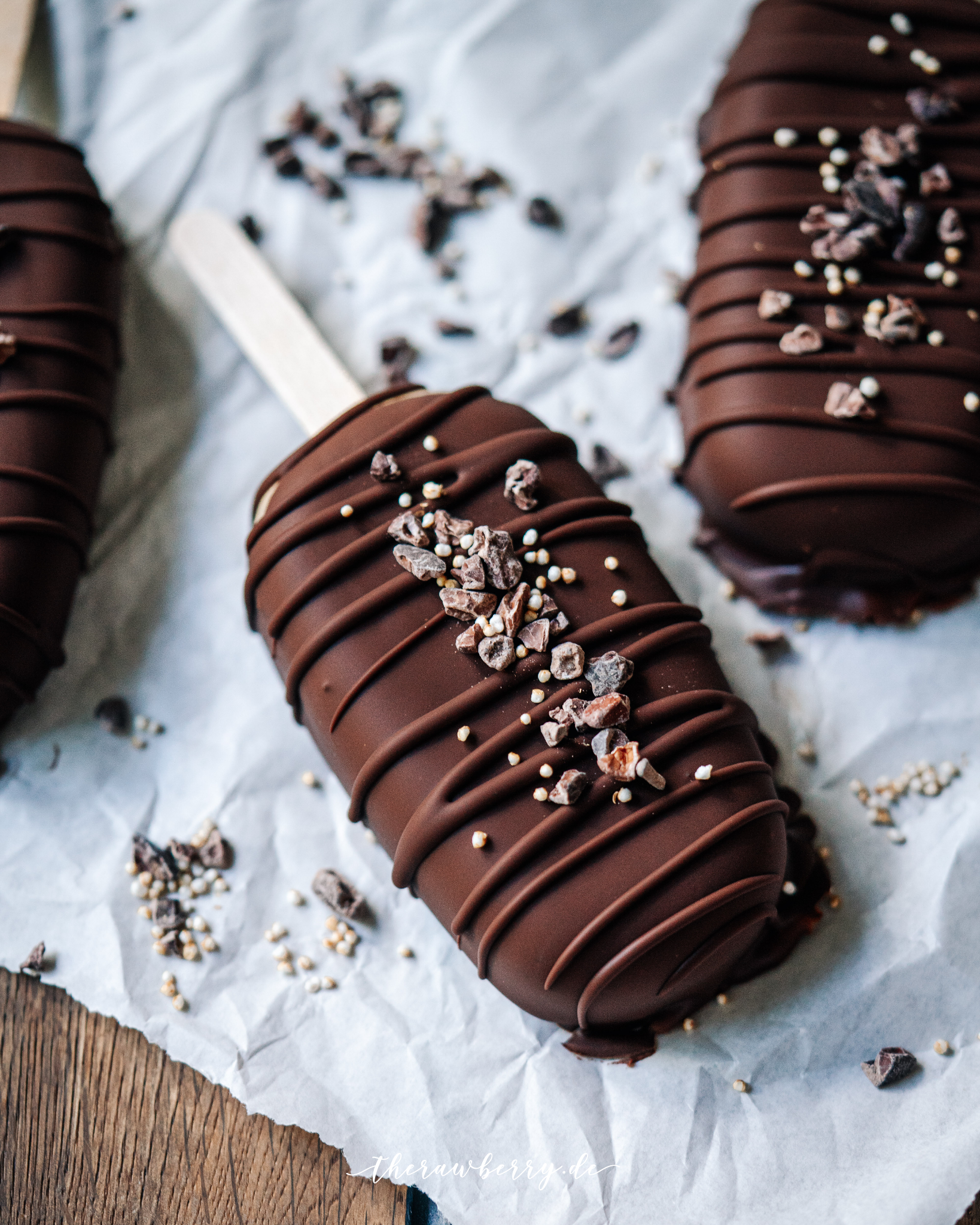 easy, einfach, vegan, magnum, lecker, delicious, healthy, gesund, whole foods, no dairy, laktosefrei, glutenfrei, gluten free, diet, diät, popsicle, ein am stiel, Sommer, summer, recipe, rezept, food, essen, nachtisch, dessert, snack, yum, yummy, quick, schnell, marie dorfschmidt, therawberry, photography, fotografie, plant-based