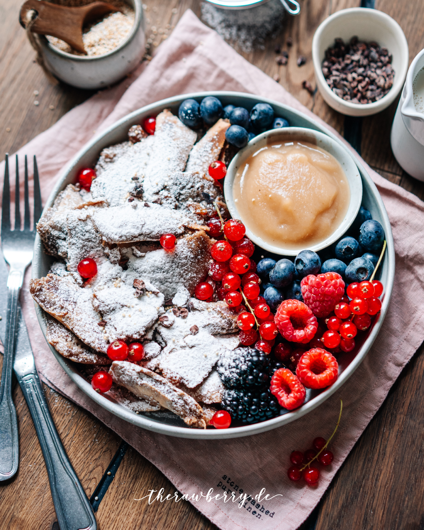 kaiserschmarrn, einfach, vegan, lecker, delicious, food, essen, dessert, nachtisch, therawberry, marie dorfschmidt, photography, fotografie, foodie, plant-based, rezept, recipe