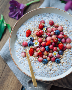 berries, beret, vegan, buckwheat, Buchweizen, glutenfrei, glutenfree, delicious, lecker, healthy, gesund, low carb, wenig kalorien, lifestyle, Plantbased, plant strong, plants, veggie, food, essen, dessert, breakfast, frühstück, Nachtisch bowl, schüssel, einfach, simple, simple, quick, schnell, therawberry, marie dorfschmidt, photography, fotografie, yum, diet, whole foods