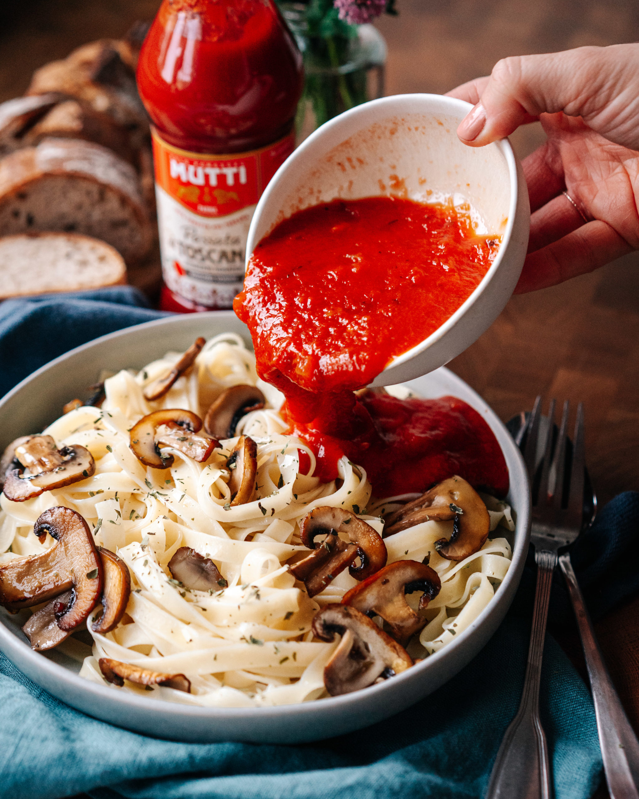 food, essen, tagliatelle, pasta, noodles, nudeln, lecker, delicious, healthy, gesund, carbs, Kohlenhydrate, vegan, tomato, tomate, therawberry, marie Dorfschmidt, Mittagessen, lunch, dinner, Abendessen, einfach, simple, simpel, yummy, yum, Plantbased, cooking, recipe, rezept, food photography, food fotografie,