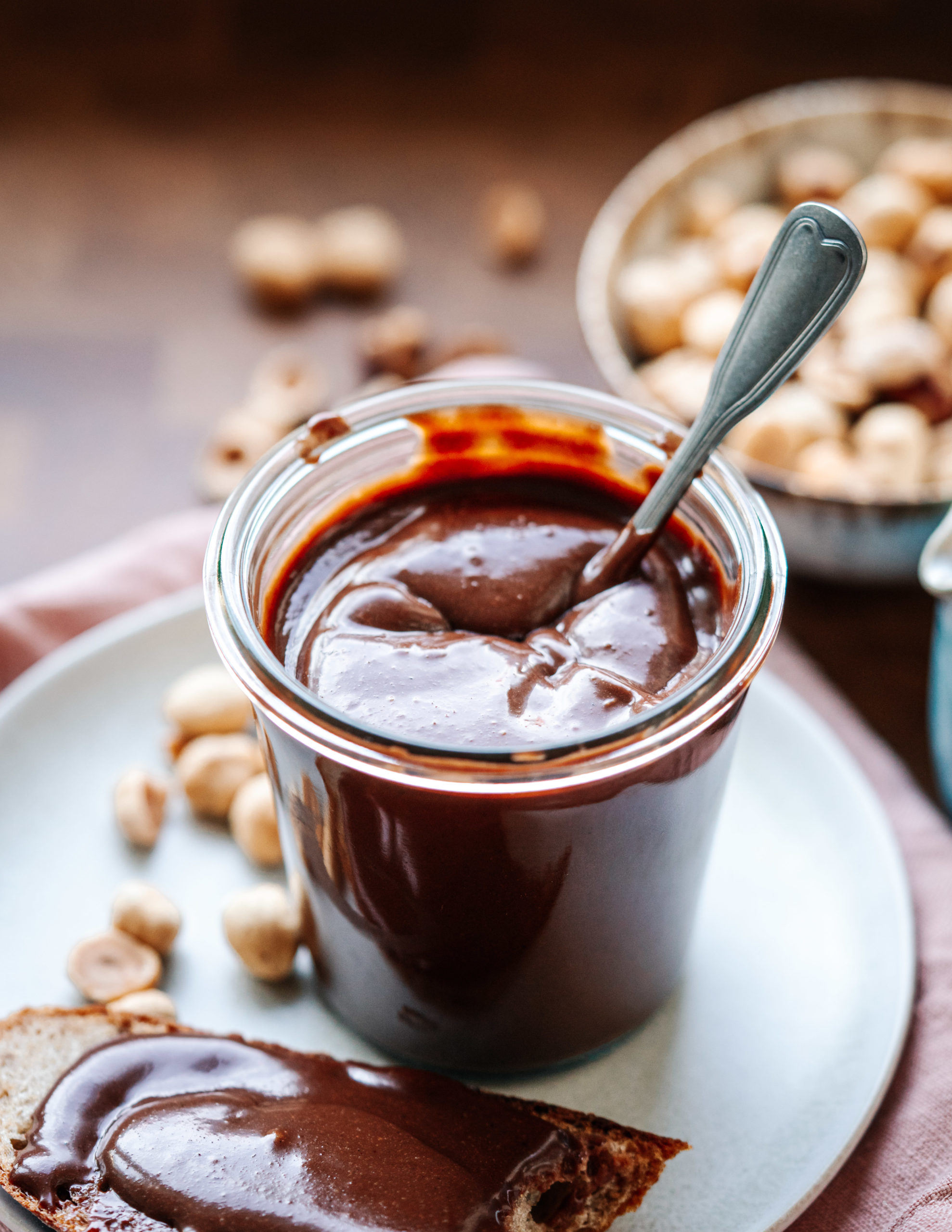 easy, vegan, einfach, marie dorfschmidt, therawberry, rezept, recipe, chocolate, Schokolade, gluten free, glutenfrei, einfach, lecker, delicious, simple, simpel, plant based, sweet, süß, Nutella, selber machen, healthy, hazelnuts, gesund, Haselnüsse, food, breakfast, frühstück, snack, healthyfied, yum, yummy