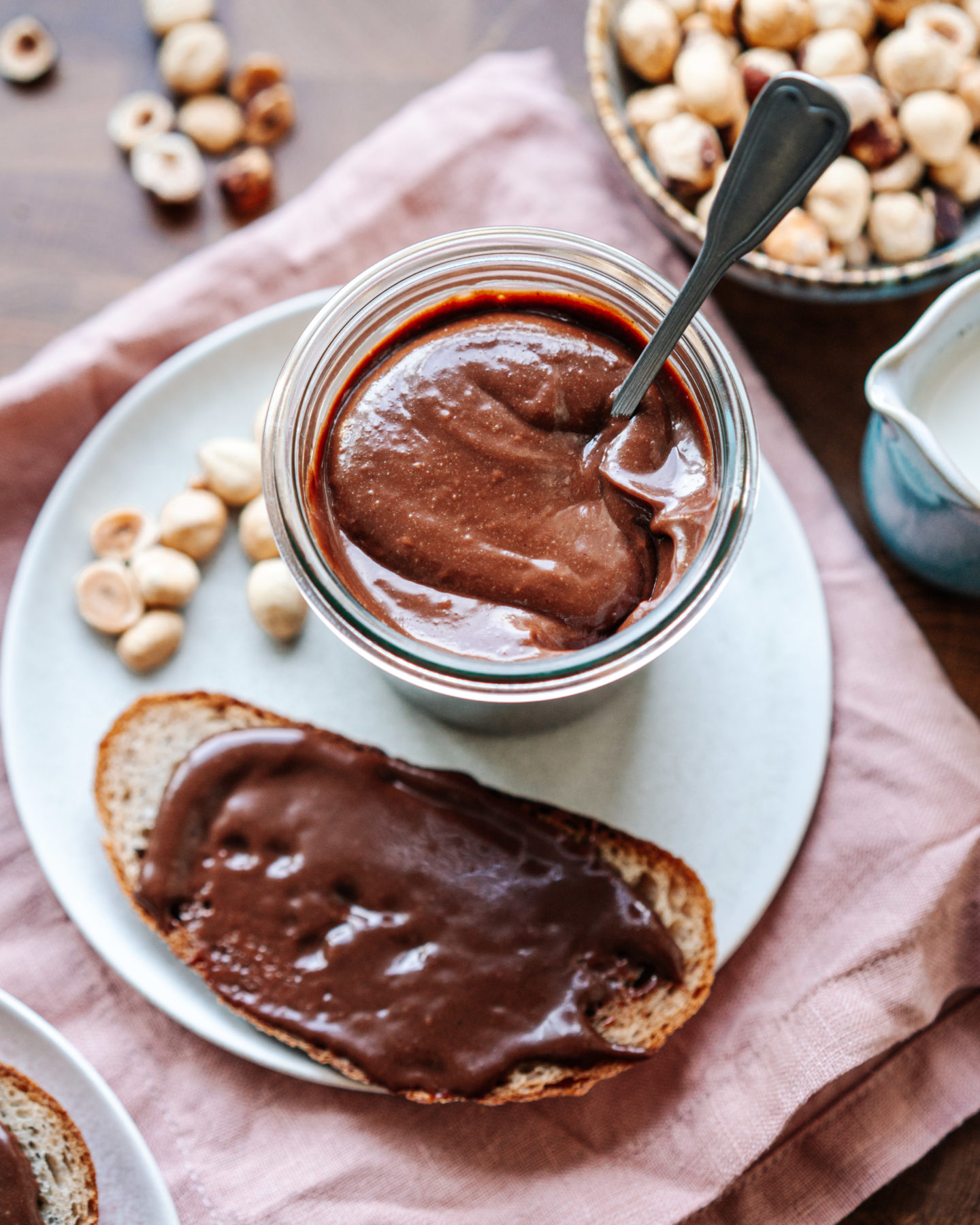 easy, vegan, einfach, marie dorfschmidt, therawberry, rezept, recipe, chocolate, Schokolade, gluten free, glutenfrei, einfach, lecker, delicious, simple, simpel, plant based, sweet, süß, Nutella, selber machen, healthy, hazelnuts, gesund, Haselnüsse, food, breakfast, frühstück, snack, healthyfied, yum, yummy