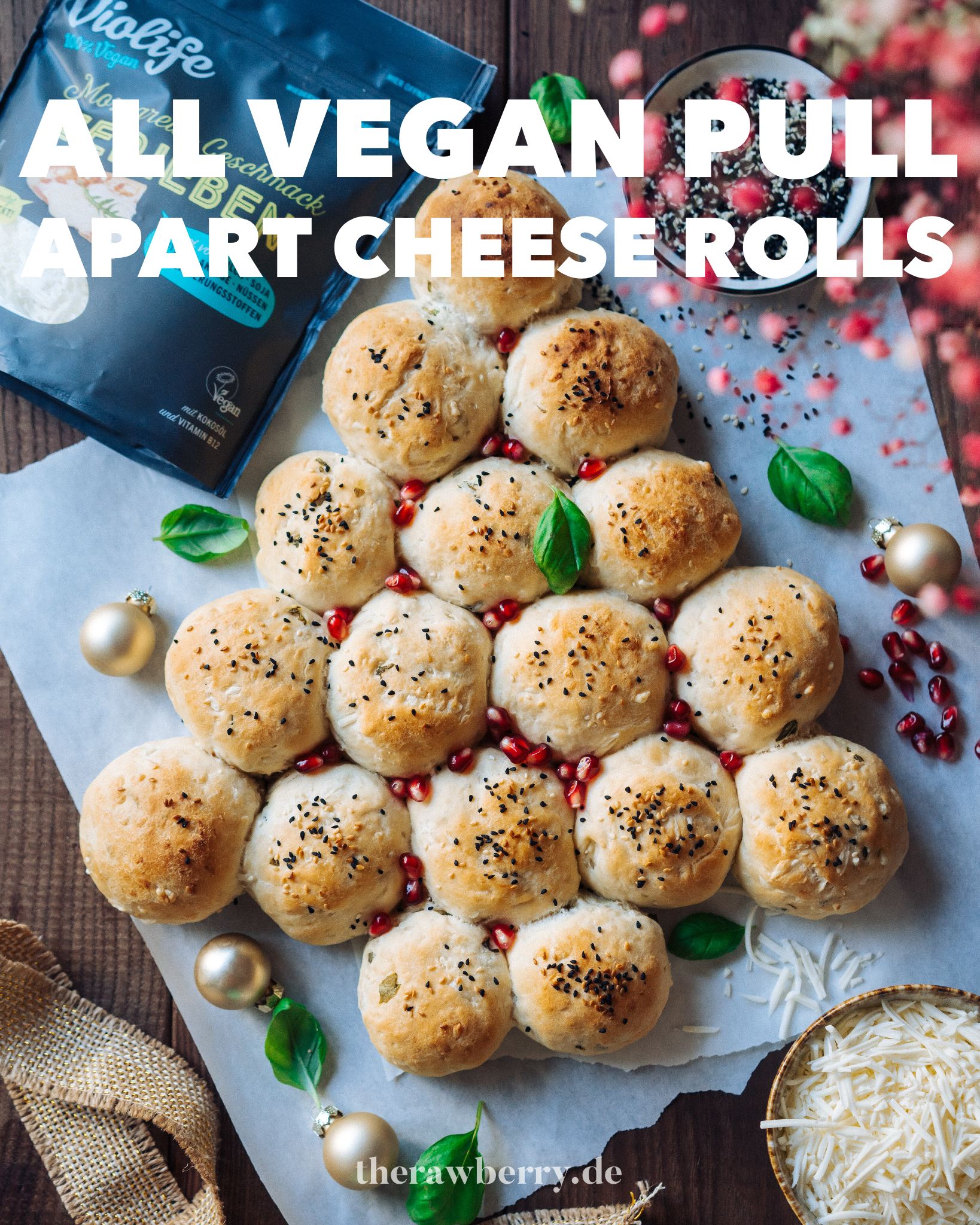 Abendessen, beautiful, bread, Brot, brötchen, cheers, cheese, Christmas, cooking, delicious, dinner, einfach, Essen, festive, festlich, Food, food photography, Fotografie, Geschirr, Gesund, healthy, hübsch, käse, kochen, kürbis, lecker, lunch, Marie dorfschmidt, Mittagessen, plant-based, prost, pull apart, pumpkin, recipe, Rezept, roll, sauce, simple, soße, tableware, therawberry, Tritschler, Vegan, weihnachten, yum, zupfbrot