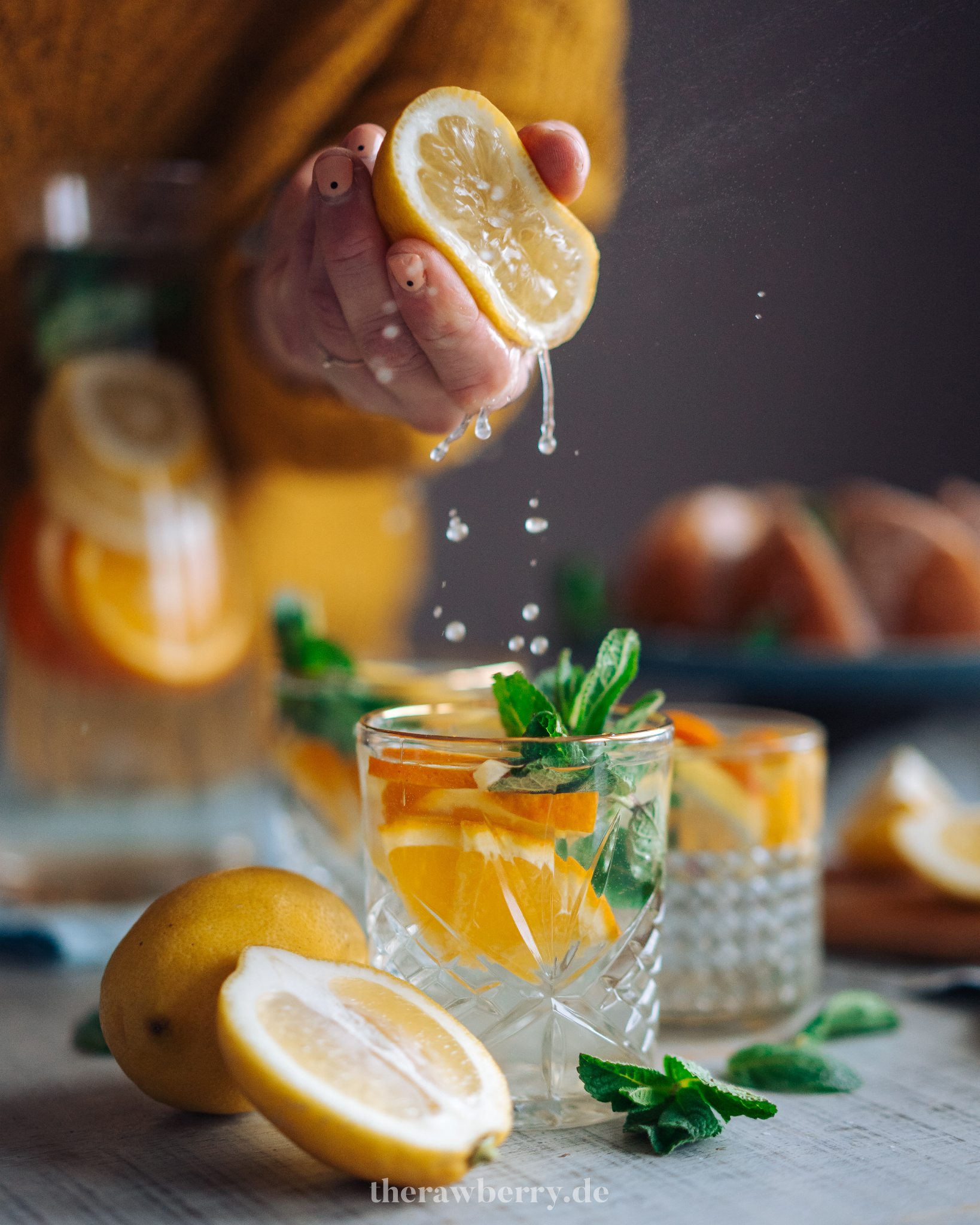 water, wasser, filter, sytem, therawberry, Marie Dorfschmidt, Food Styling, vegan, diet, diät, gesund, leben, living, healthy, mindful, lifestyle, lemons, Zitronen, splash, action shot, foodie, living, Plantbased, Hytecon, hypro water, waterfilter, Wasserfilter, einfach, simple