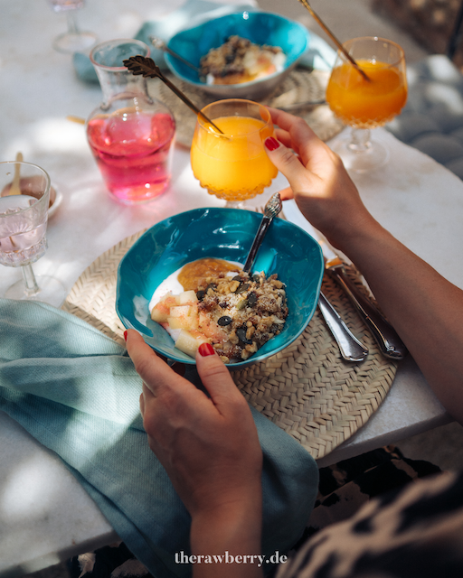 food, essen, vegan, ecocirer, sóller, hotel, spanien, spain, Mallorca, Marie Dorfschmidt, therawberry, drinks, heatlhy, gesund, ecological, eco, öko, ökologisch, interior design, restauriert, mood, photography, hotel room, Hotelzimmer, test