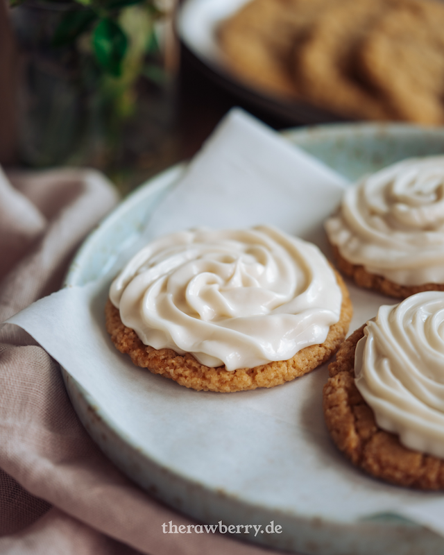 vegan, cookie pies, Kekse, kuchen, küchlein, rezept, recipe, berrie, beeren, Zuckerkekse, party, snack, frischkäse, cream cheese, American cookies, amerikanische Kekse, therawberry