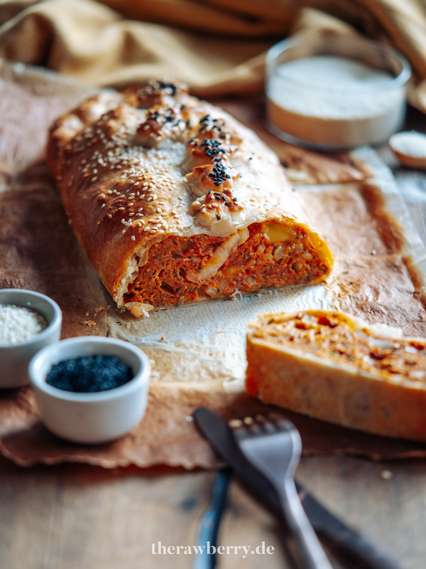 Einfacher veganer Hackbraten im Blätterteigmantel in nur 30 Minuten